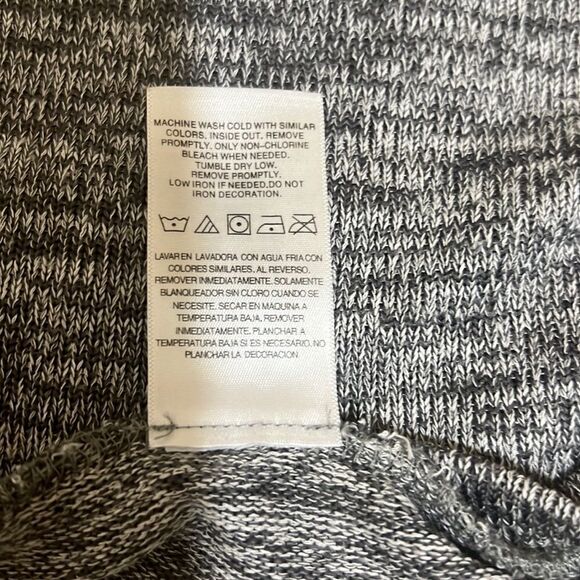 Disney Micky Mouse top batwing graphics gray black red short sleeve 2X - Picture 5 of 7